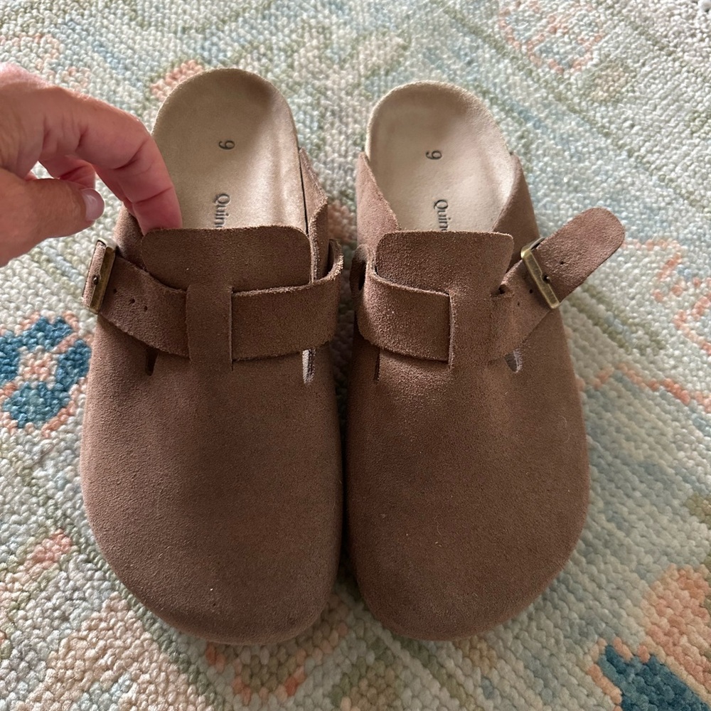 Quince water repellent suede clog